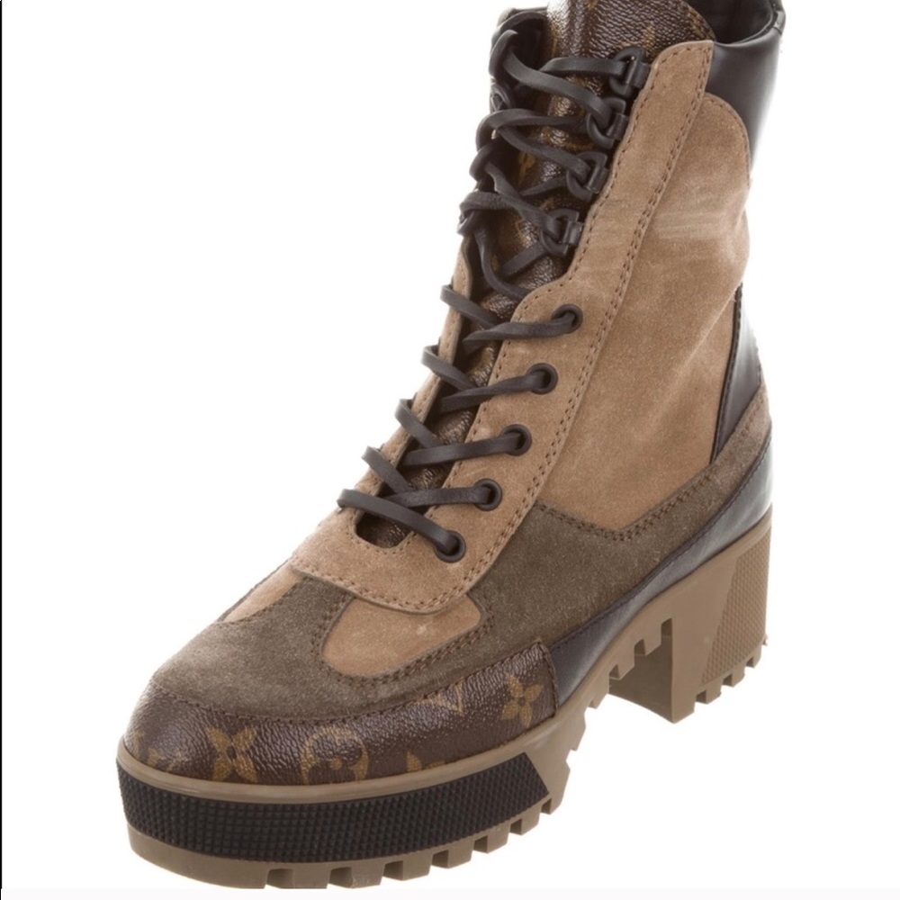 LV Laureate Desert ankle boots